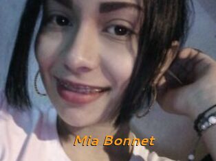 Mia_Bonnet