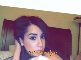 Mia_Evelyn