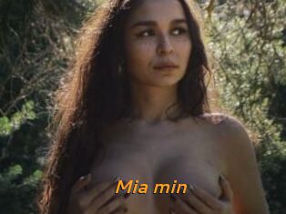 Mia_min