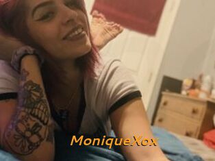 MoniqueXox